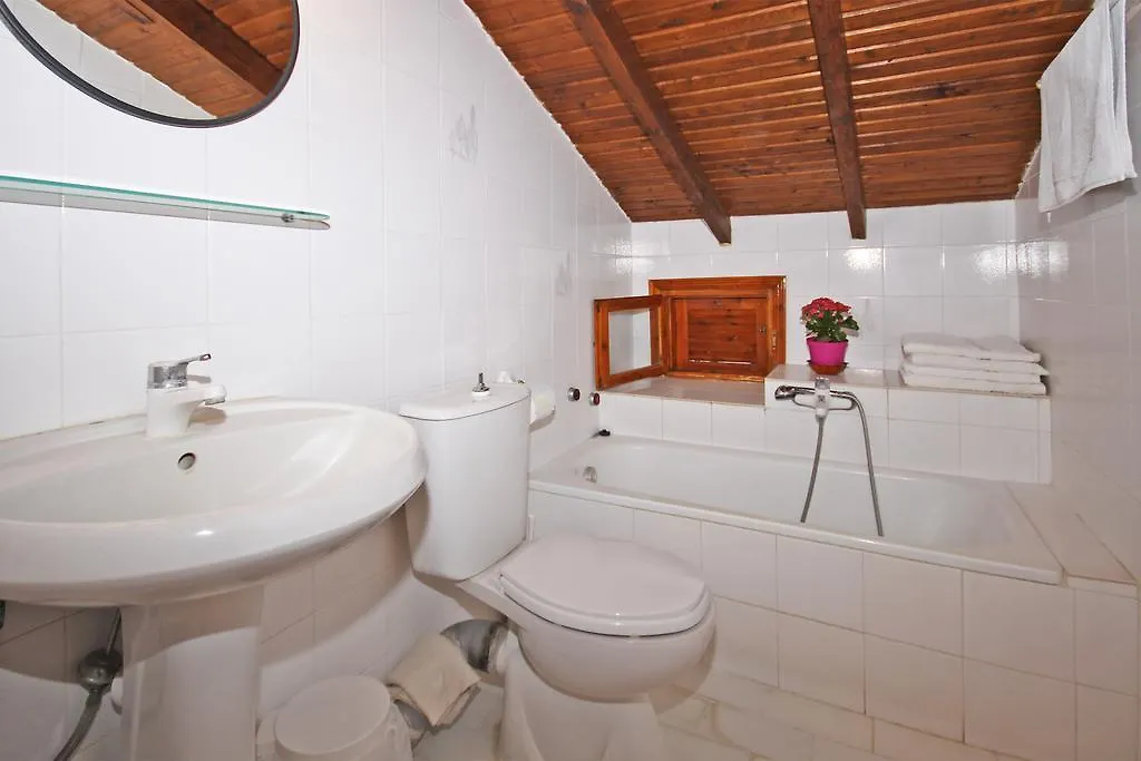 Villa Angela Вурвуру